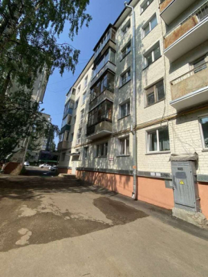 Купить двухкомнатную квартиру по ул. Карла Маркса, 165, г. Киров