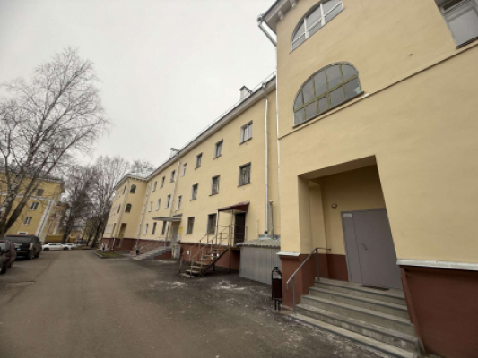 Купить трехкомнатную квартиру по ул. Мира проспект, 7, Кирово-Чепецк