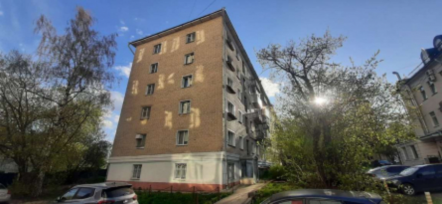 Купить трехкомнатную квартиру по ул. Московская, 24, г. Киров