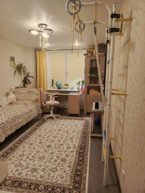 Купить трехкомнатную квартиру по ул. Ивана Попова, 56к1, г. Киров