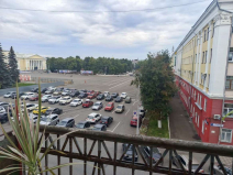 Купить трехкомнатную квартиру по ул. Защитников Отечества, 71, г. Киров
