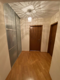 Купить трехкомнатную квартиру по ул. Володарского, 159, г. Киров